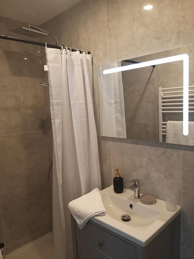 Le Studio Elegance Du Centre Ойонна Экстерьер фото